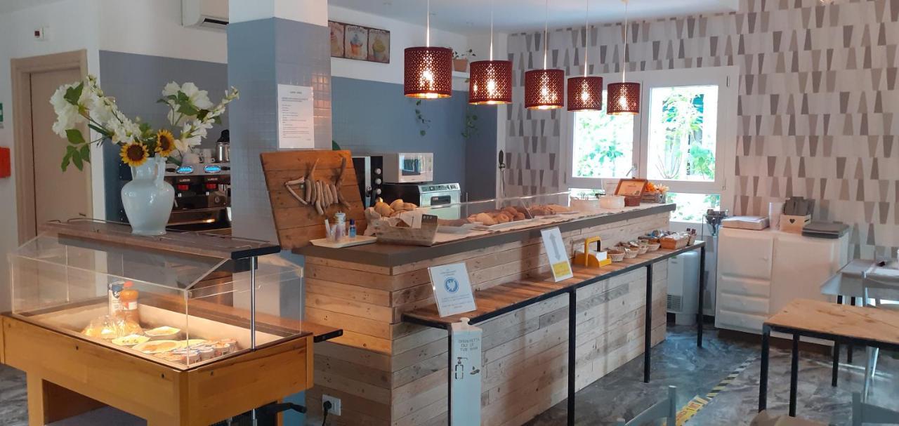 Hotel Garnì Anna Cervia Buitenkant foto