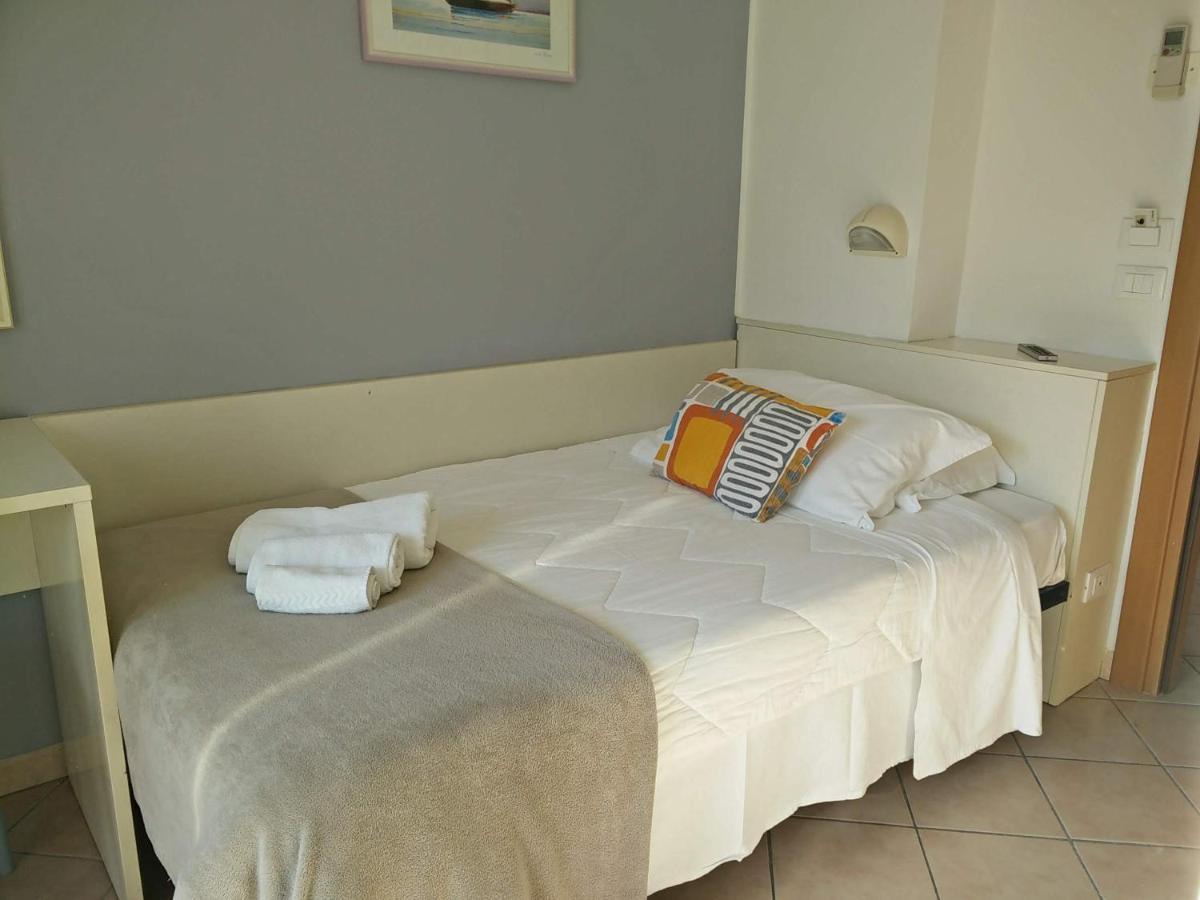 Hotel Garnì Anna Cervia Buitenkant foto