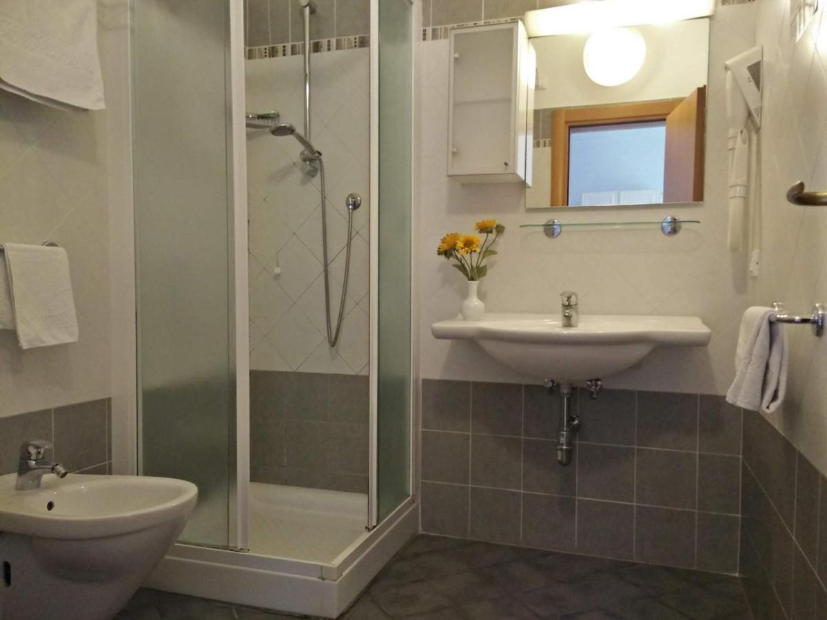 Hotel Garnì Anna Cervia Buitenkant foto
