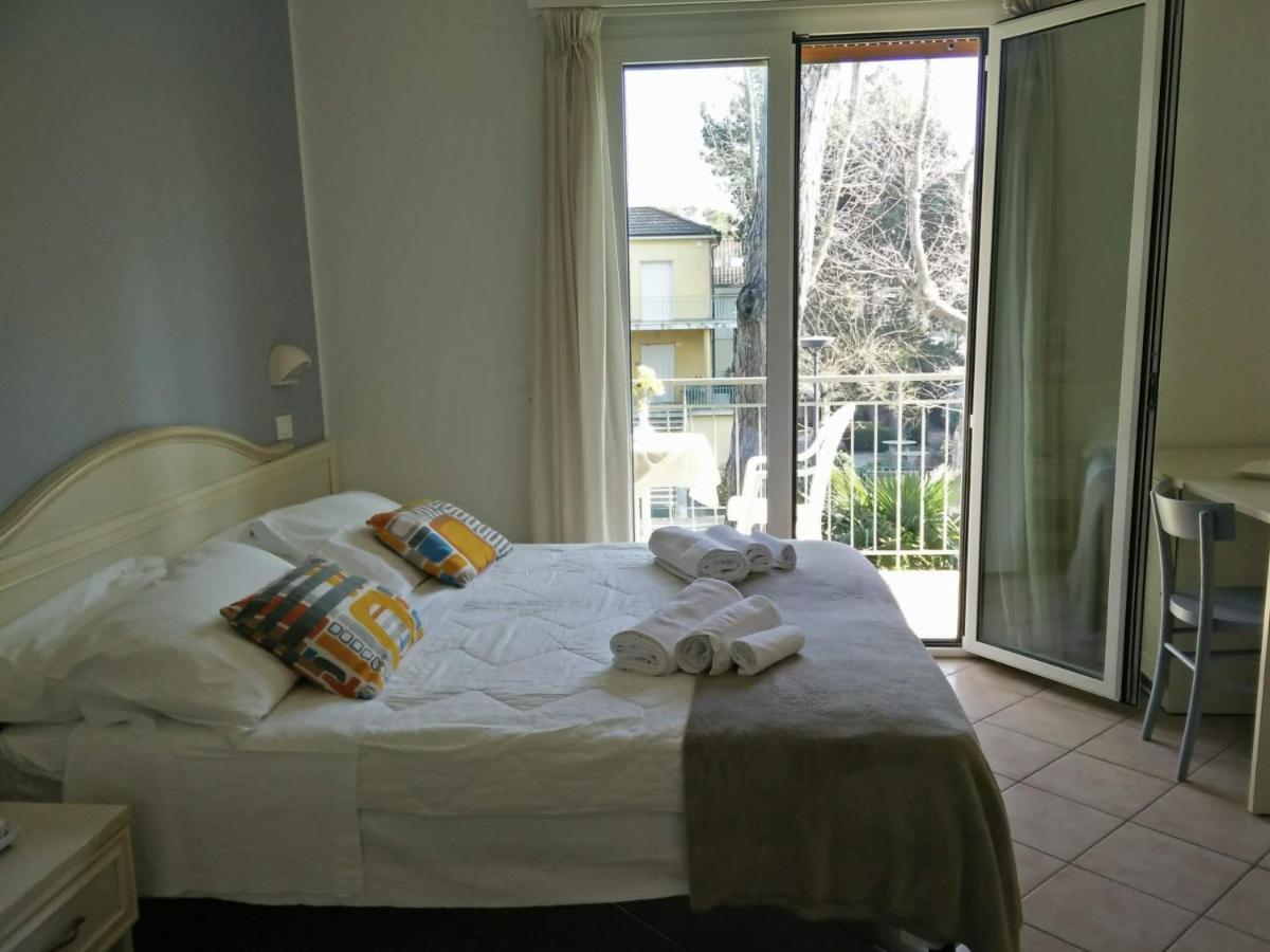 Hotel Garnì Anna Cervia Buitenkant foto