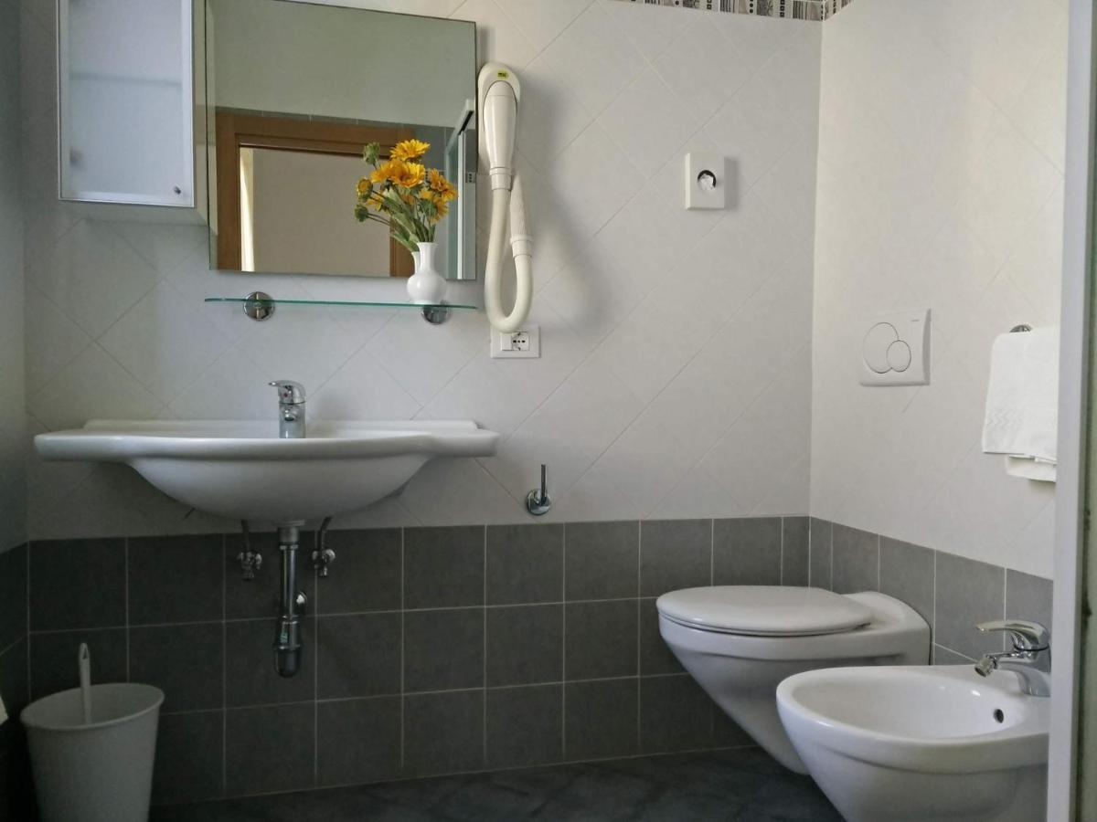 Hotel Garnì Anna Cervia Buitenkant foto