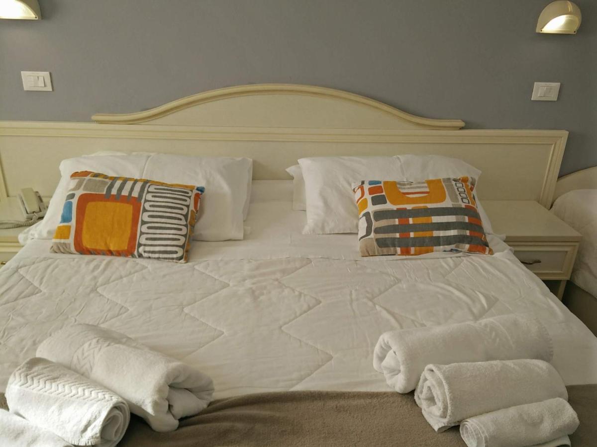 Hotel Garnì Anna Cervia Buitenkant foto